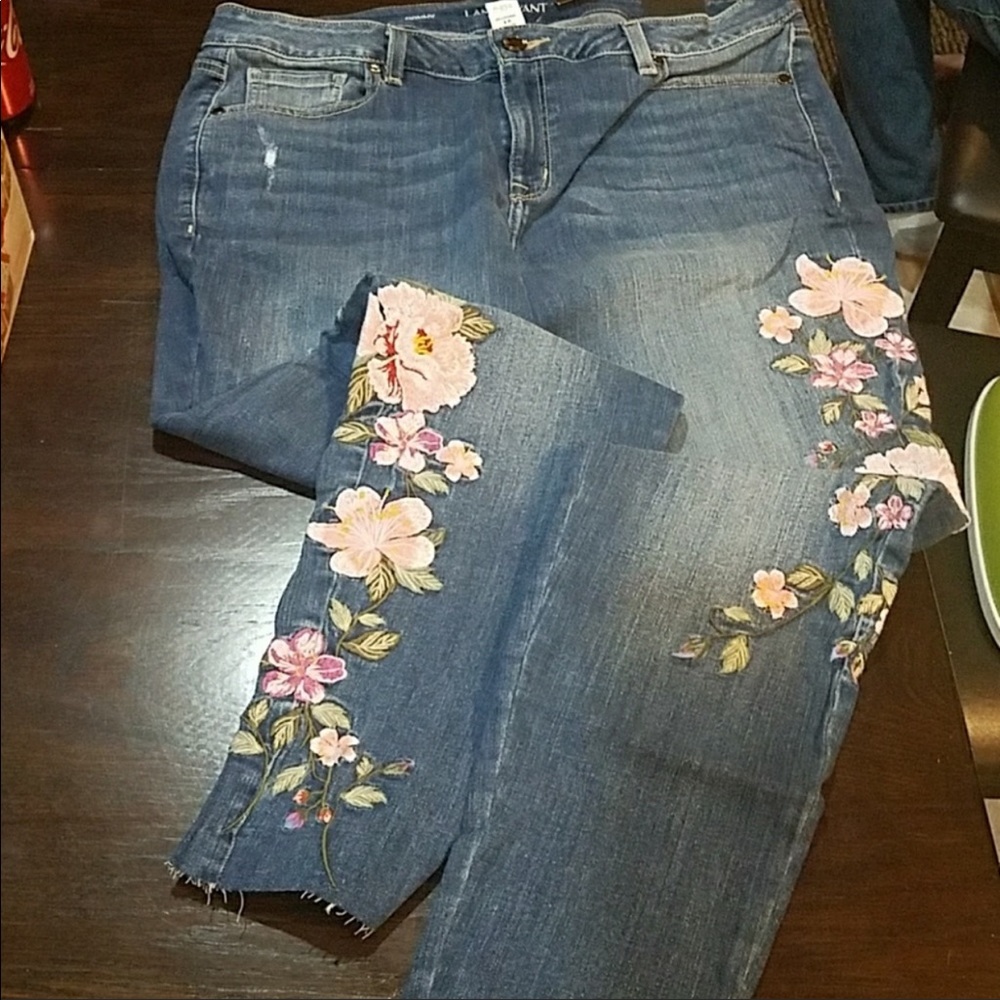 Lane Bryant Jeans Sz 20 With Pink Floral Pattern